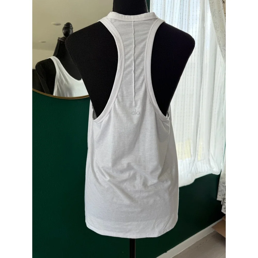 Alo Yoga Womens White Racerback Tank Top Athletic Gym Workout Scoop Neck Lined